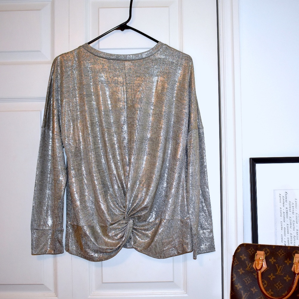 Fourteenth Place Silver Knotted Top - Picture 1 of 3